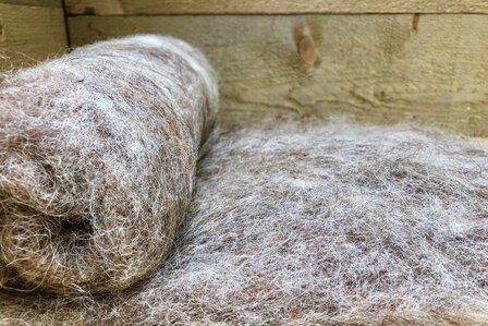 100 gram gewassen kaardvlies - Drents Heideschaap (taupe)