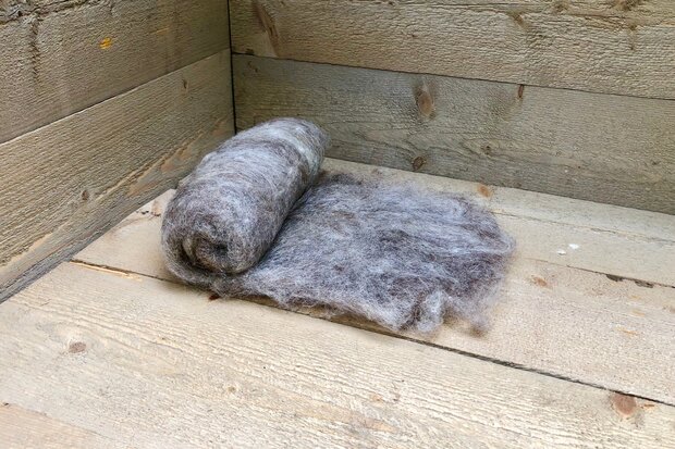 100 gram gewassen kaardvlies - Drents Heideschaap (taupe)